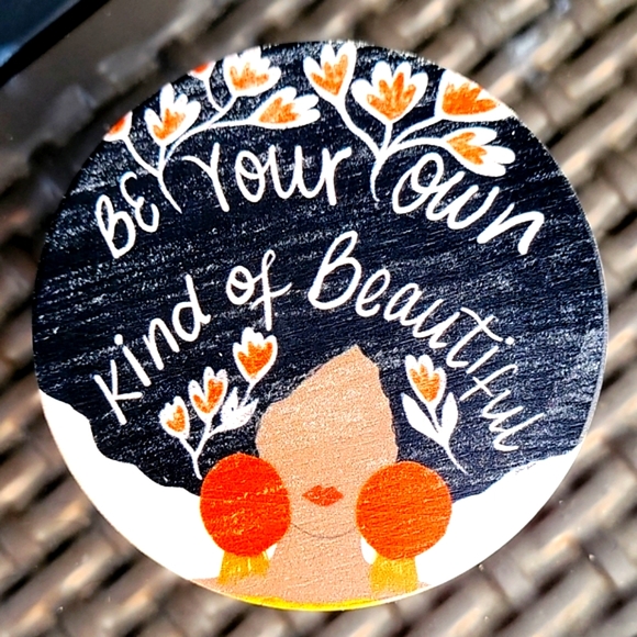 NEW Sand & Fog 'Be Your Own Kind of Beautiful' Honeysuckle Soy Candle - Picture 3 of 16